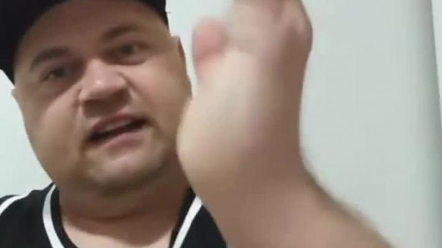 MC Hippokratész elmegy a fogorvoshoz miután már megint mindentudóvá rejszolta magát.