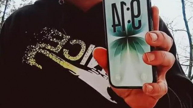 Anyja lyukát bejárató koszlidérc Mobil újbóli iPhone 17 teszt videója ezúttal zabagép nélkül