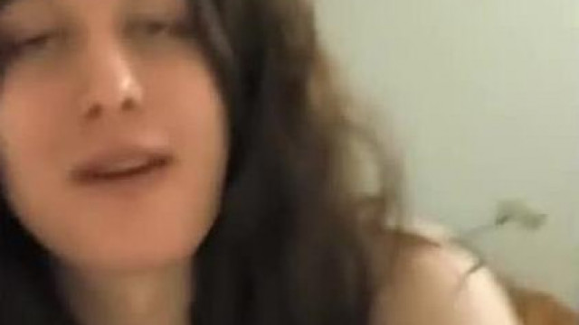 Aberrált Tranyó Fanni Live - Bécsben próbál illegálisan kurválkodni (TikTok live) 2025.12.15
