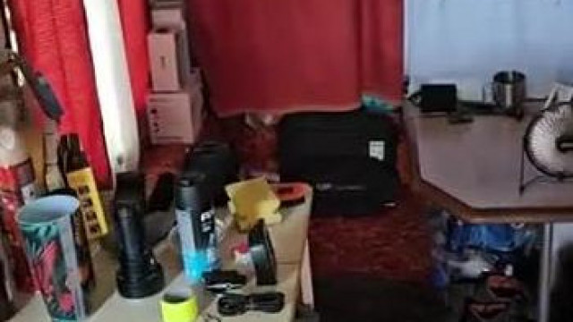 Koldustech Alex bemutatja a rendet a lakóputriban