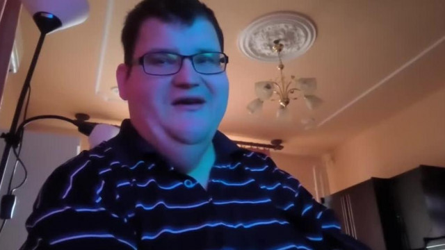 A lifegő tokàjú, fogykòs Vizilócsecsemő Kiki nyilvànossà teszi Discord szerverèt