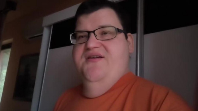 A megkeseredett Disznòszemű Lifegőtokàjú KörtefejKiki Boldog Karàcsonyt kívàn mindenkinek Delekig!