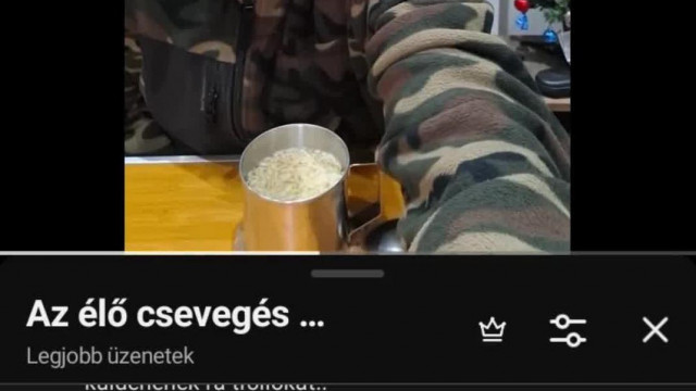 Olvasási technikák Alex megpróbál elolvasni egy kommentet magától