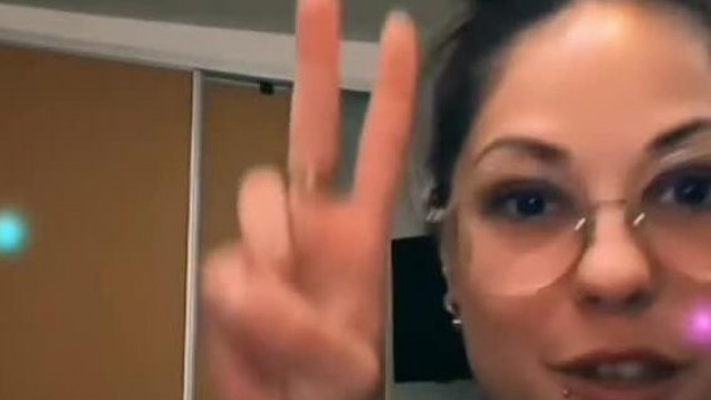 Skizò Angel Kinga volt olyan retard, hogy befizetett egy influenszer iskolába, de már mindent tud