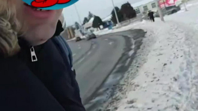 Hókuszpók hangú Slenk takaríccsatok utat loop - Menne törpöket süketíteni a szar rap-jével, de elakad a hóban