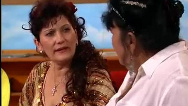 Pikácsut a Mónika showban offolja Bangó Margit [adminok engedélyével]