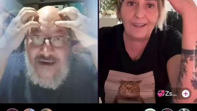 A szifiliszes pedofil homeopátiás zsuzsával veszekedik mert rosszak a méretek. Terebélyes seggére takaróhuzat kell
