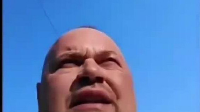 Kóborkutyákat etető MC Röfi igazi énje