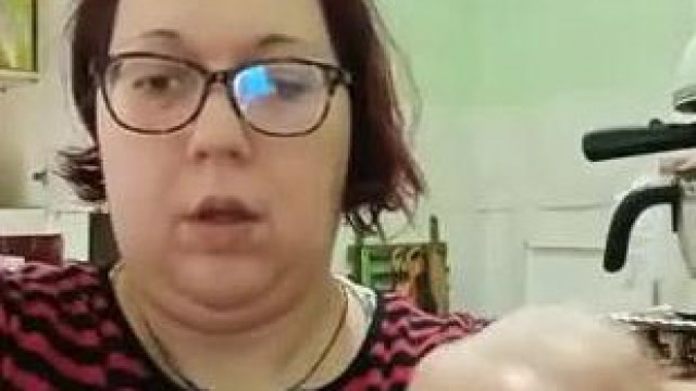 Bariadd hús cafrangolós, cica szidós, pörkölt főzős TikTok liveja a cukorputriban ft. félig kilátszódó megavalag