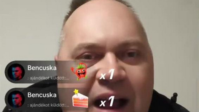 Bölénykényi Zuhanyzúzó széttorte a kabint és brutális szájzár mint elefánt a porcelán boltba