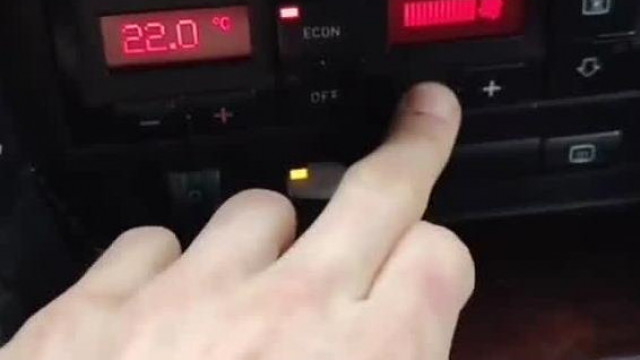 Biós Pityesz autójában így “működik” a klímának csúfolt, vihar szimuláló gép