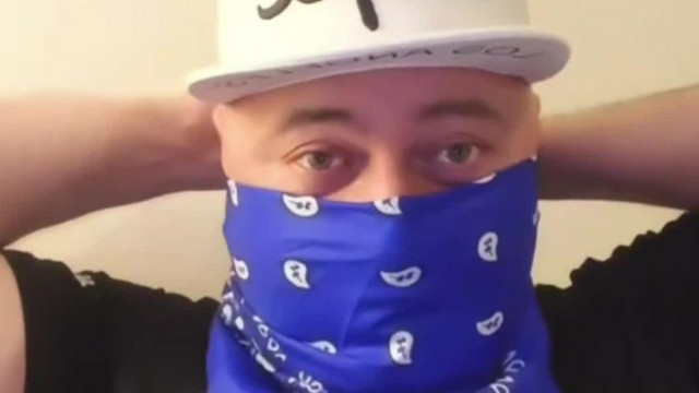 MC Mexikòi (Kakaó)Gengszter egy kendővel bohóckodva akad ki a trollokra