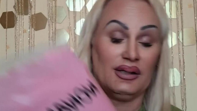 Privat Szabika karorvend es a TikTokos ajandekokkal flexel