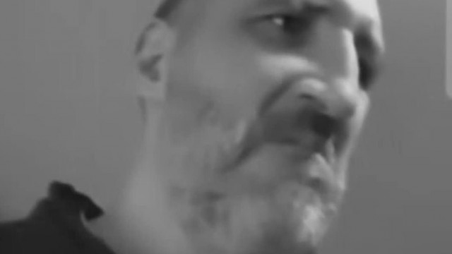 Egy Ember Tragédiàja - Endre majdnem sírva összeomlik a mocsok putriban mert nem talàlja a Työrikèt