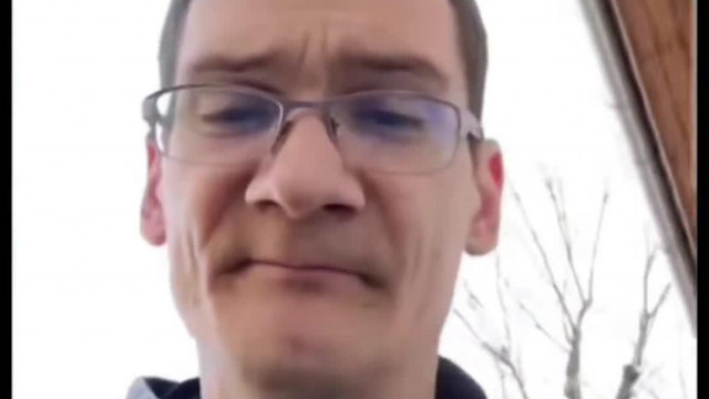 Hàt itt a Vège - Behorpadt arcú Nyanyagyerek fejű pityesz vilàggà megy ès befejezi a videòzást