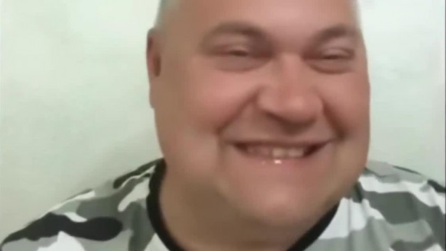 MC Szefós sokadik kamu sztori: Sípos Józsi csöves haverja bort iszik +2 csaj látta ahogy Józsi húgyozik a vonatból