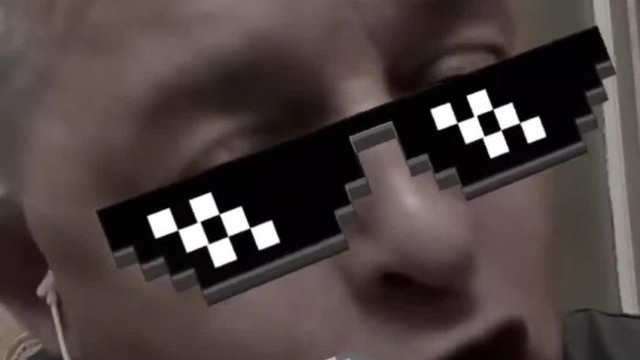 Sanyi bátyánk német rap-re tátogna...ha tudna.