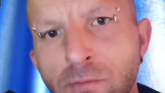 Vizuàlis Holokauszt - szénnè rohadt fogú, Andrei Chikatilo kèpű macsò Tibi brutàlisan őrjöng
