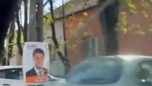 Ádám mobil egy hangoskodó tiszás kocsiban kellemetlenkedik