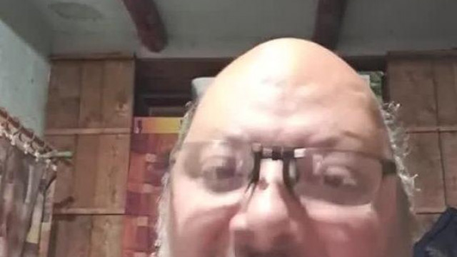 Vadász Gyula idegrohamot és szájzárat kap majd felkínálja a kis megrontóját