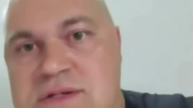 Az idegroncs Röffencs Pista bàcsi őrült fejeket vàgva el akarja kapni a zaklató Trollokat