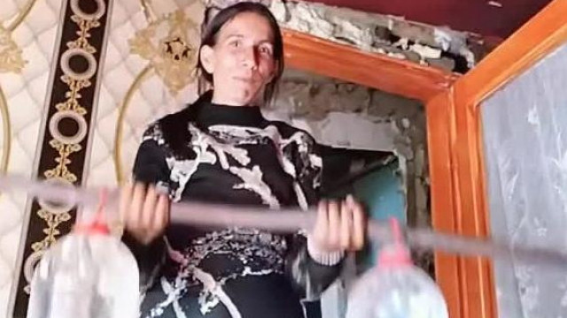 Òpàly edzőterem - múmiafejű Ella maugli ès a Fogatlan zsòti nagy gyúrásokban vannak