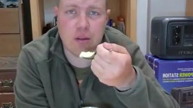 Szopólex Bannol, Emberkedik, magyaráz live.