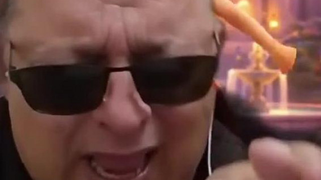 Könnyező Tar Sanyi elcsúszott tátogós videója