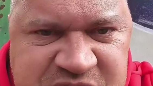 Vicsorog a Moslèkmalac - megőszült sertès pipit idegelik a Trollszok live közben ezèrt idegroncs megint