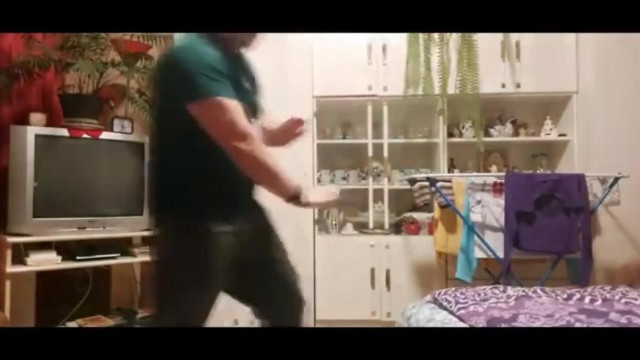 MC Isti harci bemutató közben kiosztja a trollokat