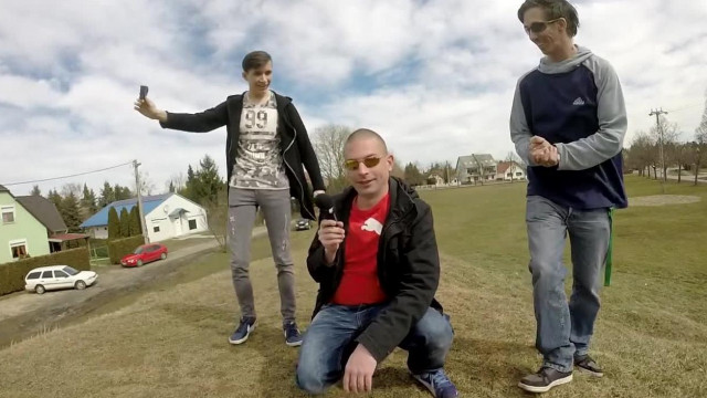 Elmebeteg Buziboy fiatal fiúkkal nem normális dolgokat művel