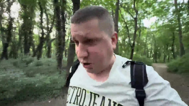 Kufár magyarázkodik és moralizál az Atilla telepi kiserdőben