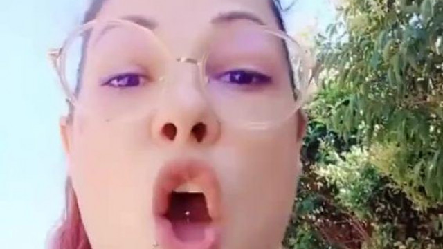 Kik vagytok Ti egyèbkènt? - skizòlotyò drogos Szabados Kinga felszòlal az internetes pedòk ellen