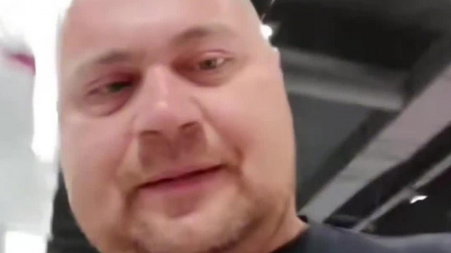 "Figyeljetek, P*csa!" - az Incelszörny MC Hőlégballon egy plàzàban randalírozik kis szàjzárral fűszerezve - retro