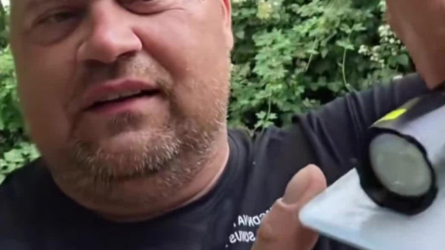 Na ezt figyeljétek Magyarok! Elemlámpa! - szefòs Dömpimalac megint hülyeségekre költi az inasok pènzèt