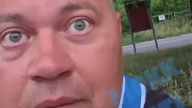 Paranoia Level 1000 - Júliusz Szájzàr szemei brutàlisan kigúvadnak miközben màsokat skubizik a parkban