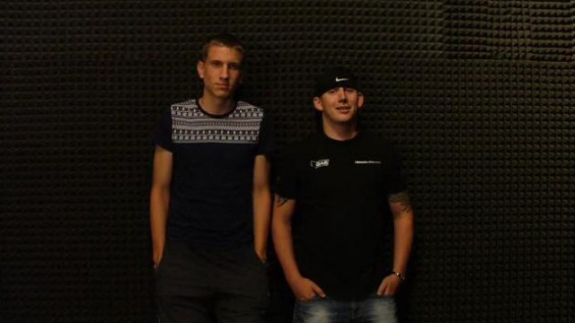 Kufárt kioltja valaki, mert legalja humorista