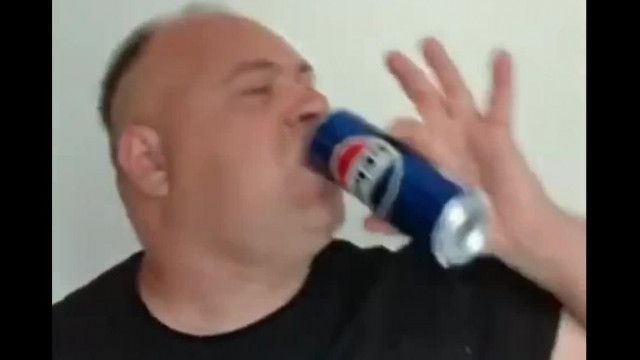 Pistike elélvezett egy doboz finom Pepsitől, utána rágyújt egy jó cigire 2026.06.20