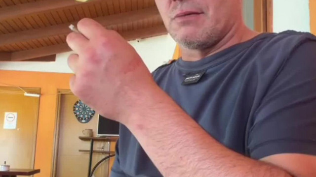 "Neköm soha nem lösz asszonyom meg gyerököm se" - hulladèk naplopò àdika a kocsmàban fáraszt másokat
