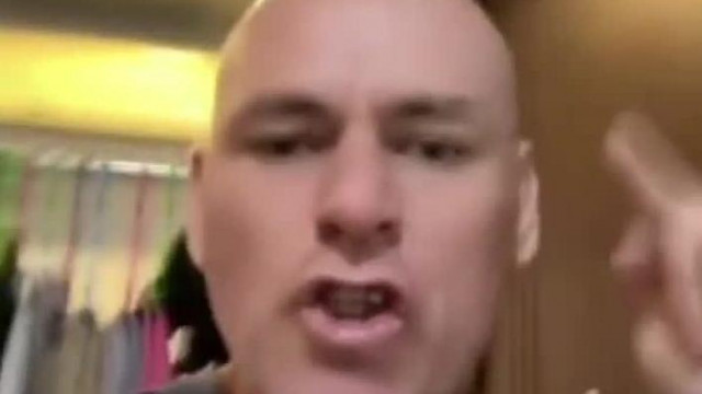 Tettlegessègig Fajul a Thai putri Dràma - a maugli kezet emel Sztívre aki a Rendőröket ki akarja hívni