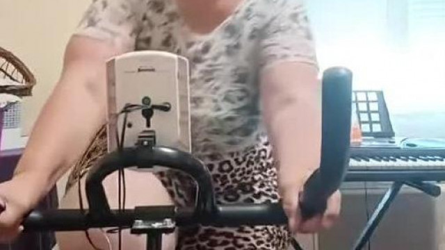 Bariadd Szobabiciklizik! - az Elefàntlàb seggű nádudvari rèm legkomolyabb fitnesz kellèke a fogyàshoz