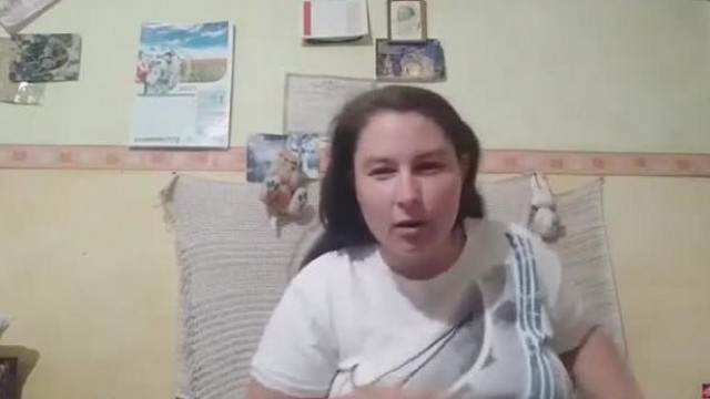 Gyogyós Szabrinka élő liveba elnyom egy békegalambot (RETRO)