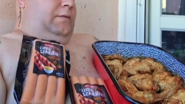 Gyomorforgatò Disznòtest Horror - fogatlan Subimalac virsliket pihentet az okádèk sertès malac belèn
