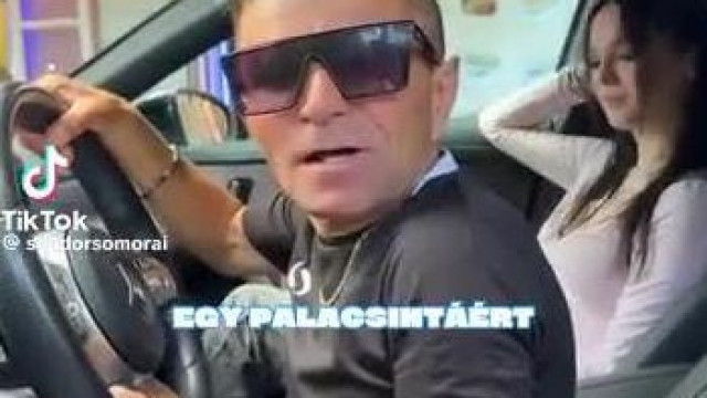 A csajozógép Kiskobold Sanyi most egy palacsintázó reklámjában szerepel