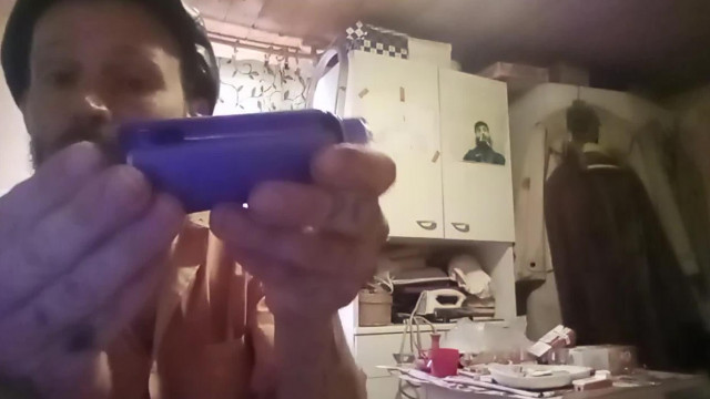Acélgyomrú Bartos Möster vape-t eszik feketeborssal. 2026. 07. 03.
