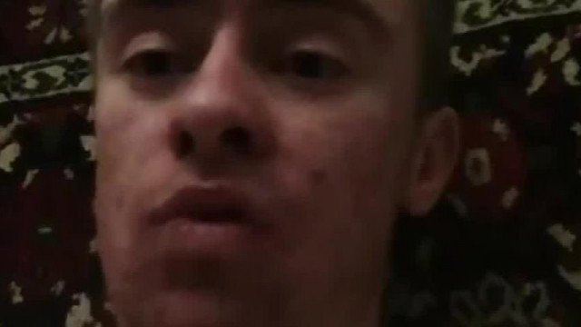 Vulkánkitörés arcú Kisjolly, letagadja a lakcímét, tiltogatja az embereket, és békességben akar élni. 2026. 07. 05.
