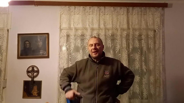 aki Egri Ecetes Ulahut Béla： Nagyapám a Don kanyarban +18 !