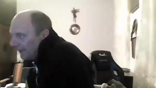 Egri Béla   Lesznek e pólók, bögrék？