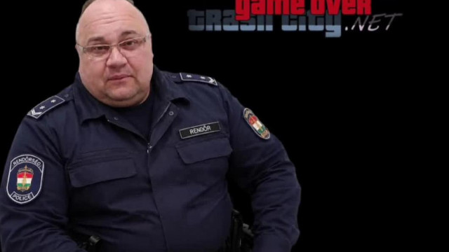 Köpködve Hörög a Malac - a szarfétises Disznòrèm a taknyàt felszívva fenyegeti a Trollszokat