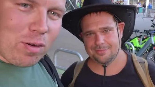 Koldulex kukázik a haverjával - Esti Palac Gyűjtés !